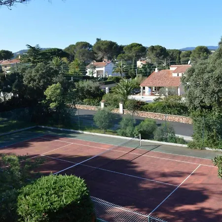 Studio Cabine Avec Piscine, Tennis Et Parking A 400M De La Plage - 4 Couchages, Saint-Aygulf - Fr-1-226A-89 Saint Aygulf Exterior photo